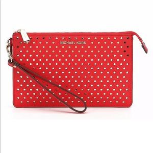 NWT Micheal Kors Medium Gusset Leather Wristlet